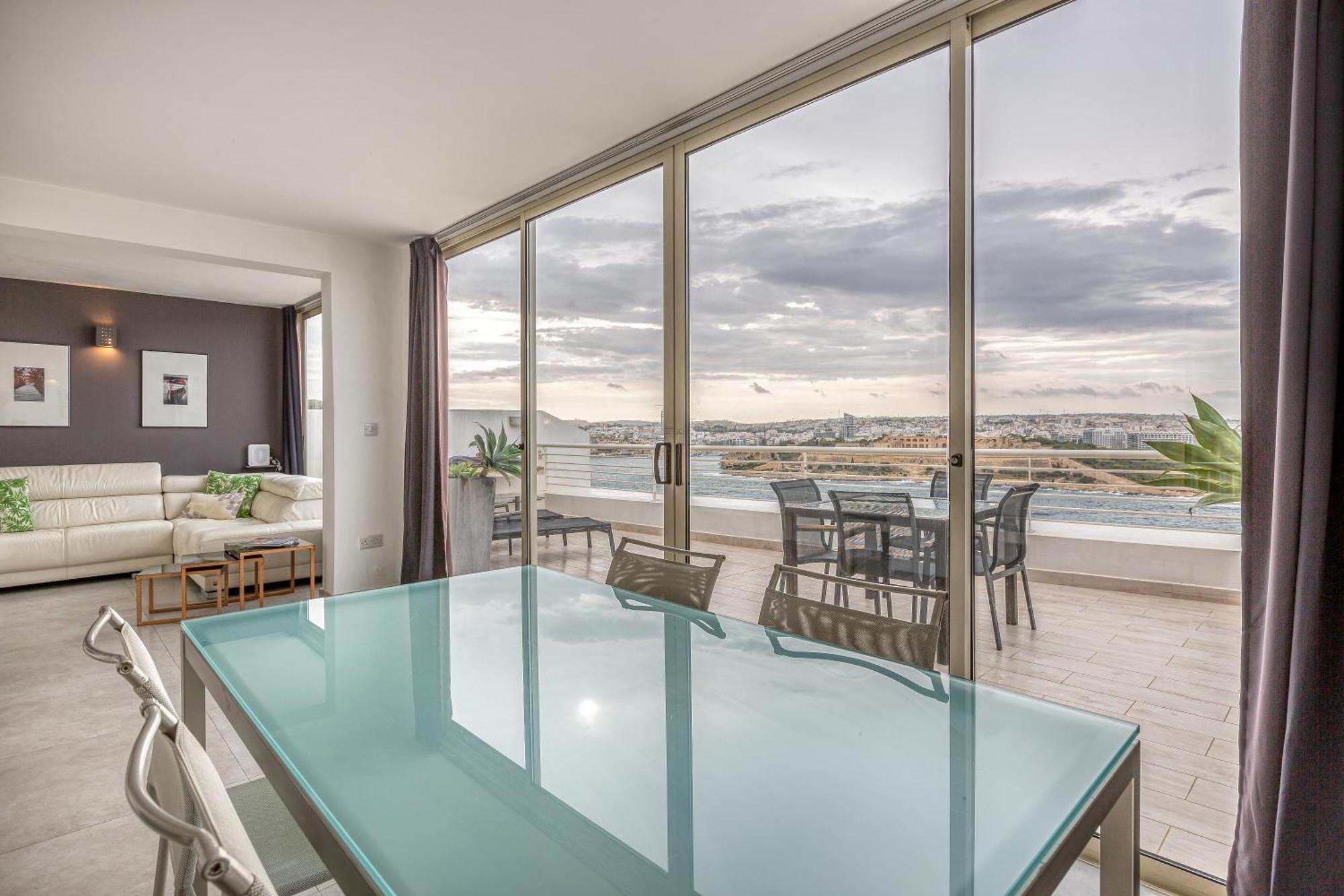 49/3 Seafront Duplex Penthouse In Валетта Экстерьер фото
